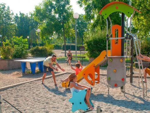 Anne Marie Vous Accueilles Dans Son Logement Familiale Pour 6 Personnes 3 Chambres Confortable Proche D Europa Park A Boofzheim Dans Camping 3 Etoiles Εξωτερικό φωτογραφία