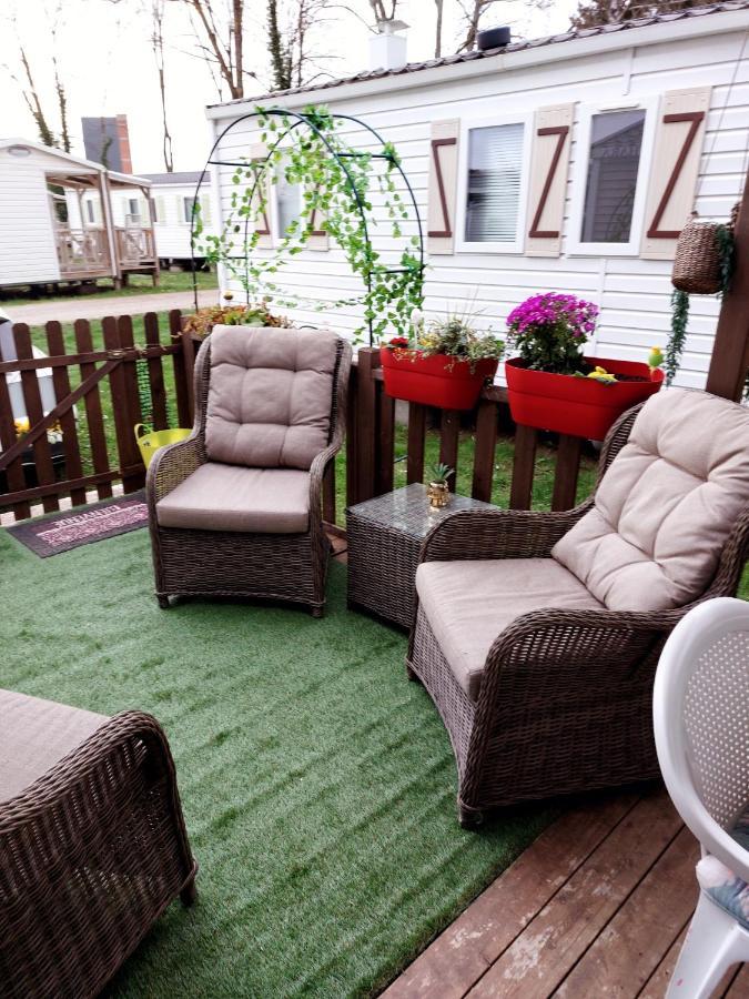Anne Marie Vous Accueilles Dans Son Logement Familiale Pour 6 Personnes 3 Chambres Confortable Proche D Europa Park A Boofzheim Dans Camping 3 Etoiles Εξωτερικό φωτογραφία